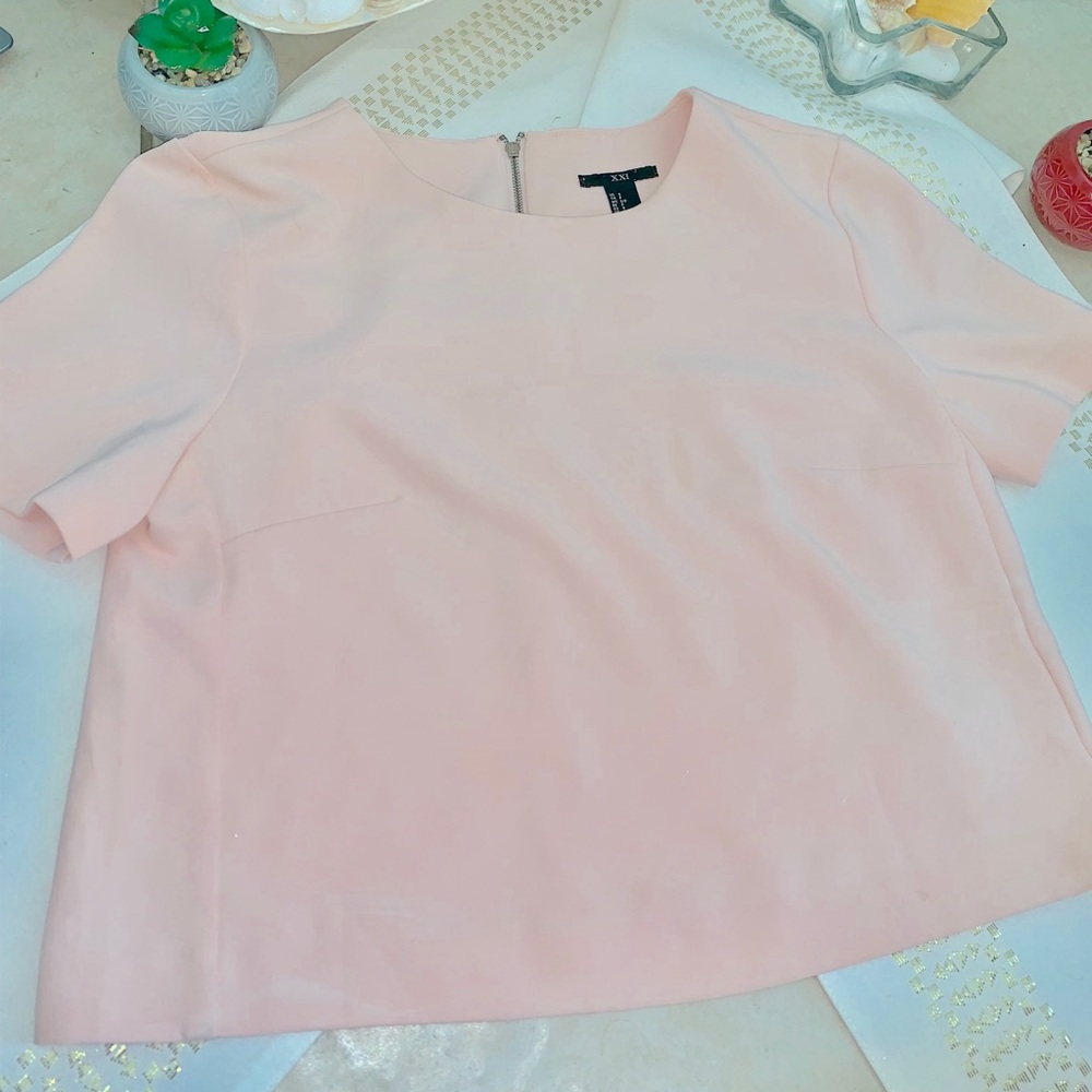 Forever 21 baby pink top w/ zipper in back